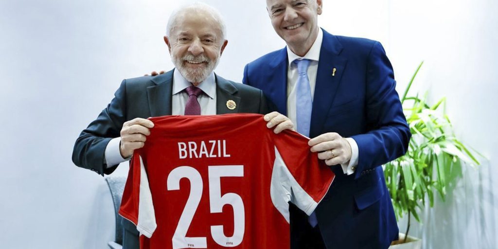 Lula convida presidente da fifa para lançamento de universidade do esporte