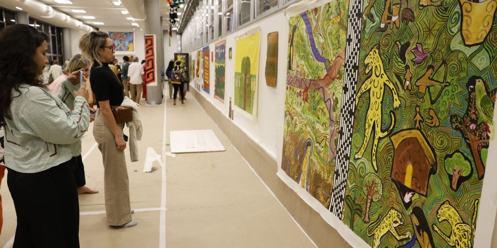 Viagem indígena reconta a história e desafios da baía de guanabara