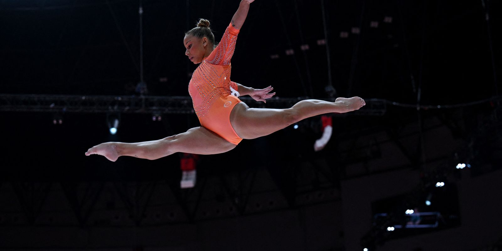 Flávia saraiva busca ouro na final da trave no mundial flávia saraiva, medalhista olímpica em…
