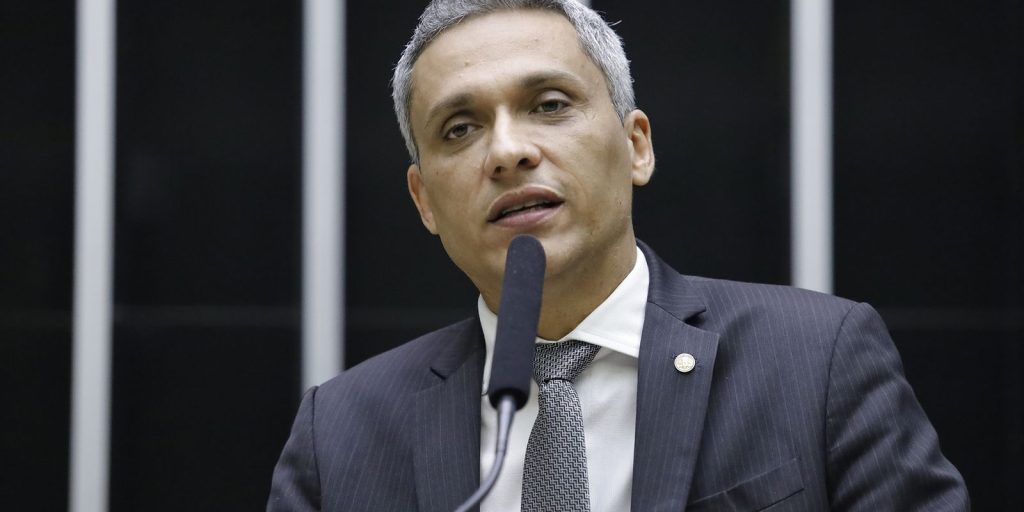 Moraes suspende ação penal contra deputado federal gustavo gayer