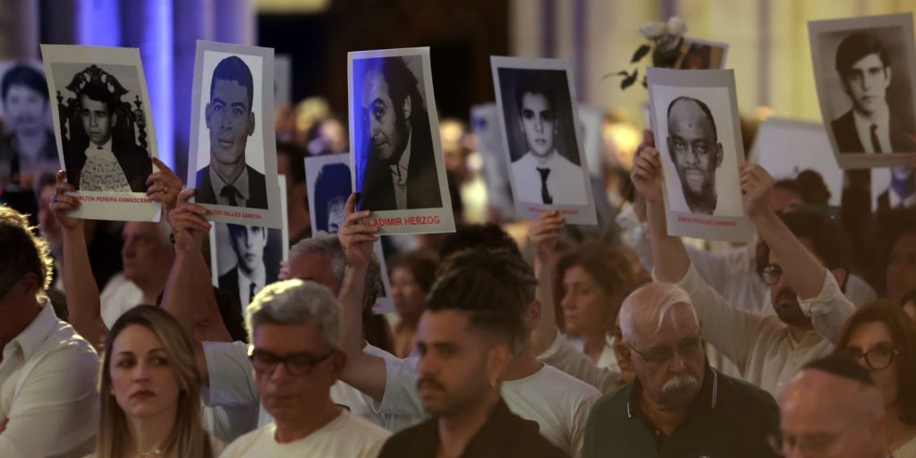 Catedral da sé lota em memória aos 50 anos da morte de herzog