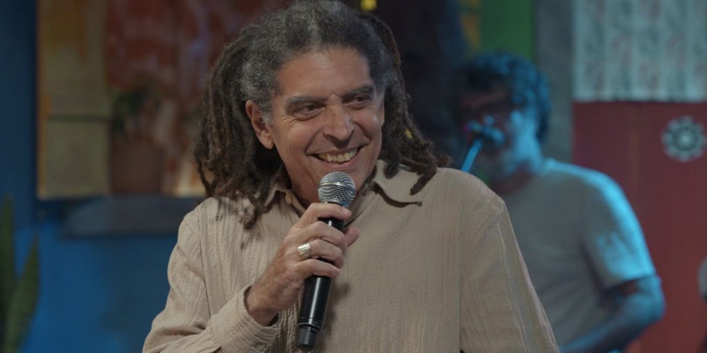 Marcos sacramento celebra mestres do estácio no samba na gamboa