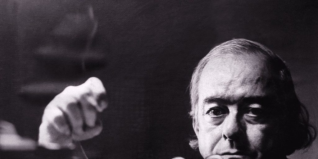 Museu do rio celebra legado de vinicius de moraes em exposição abrangente