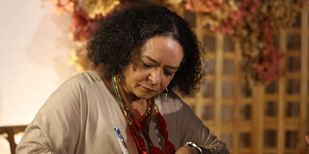 Ana maria gonçalves toma posse na academia brasileira de letras