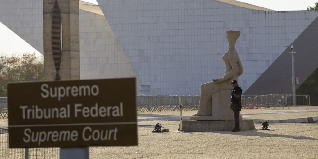 Defesa de bolsonaro recorre ao stf contra condenação