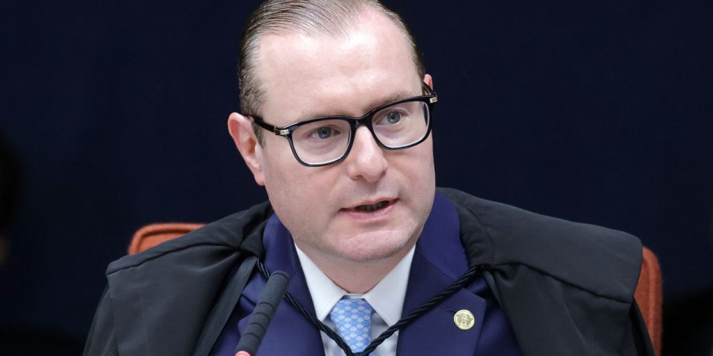 Zanin libera julgamento de ação contra deputados do pl por corrupção