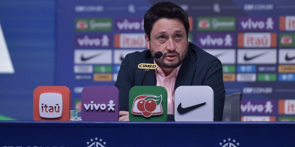 Arthur elias anuncia convocação da seleção para amistosos na europa