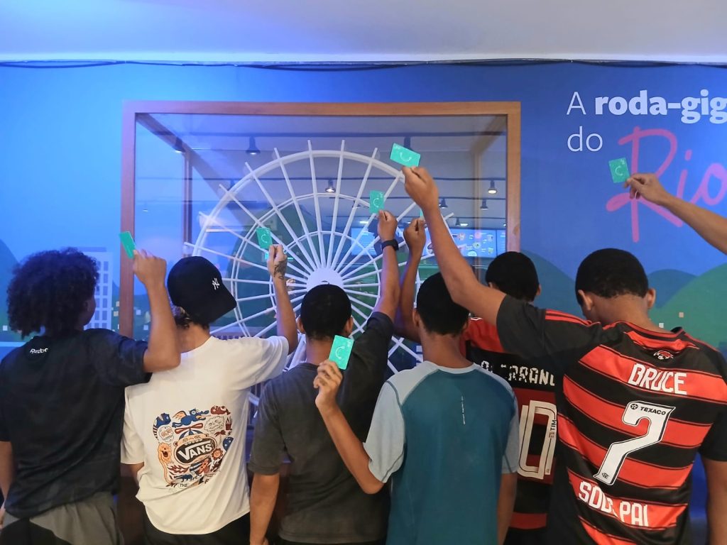 Jovens em medidas socioeducativas exploram ponto turístico e recebem benefício