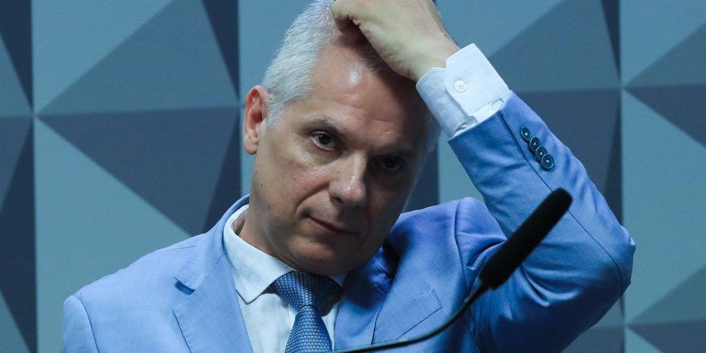 Ex-presidente do inss é preso em nova fase de operação