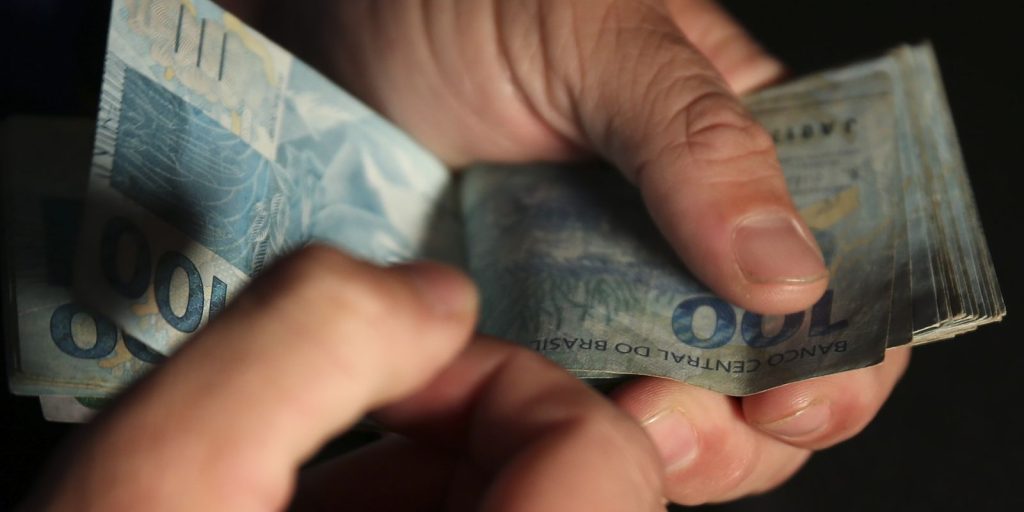 Poupança apresenta saída líquida de r$ 9,7 bilhões em outubro