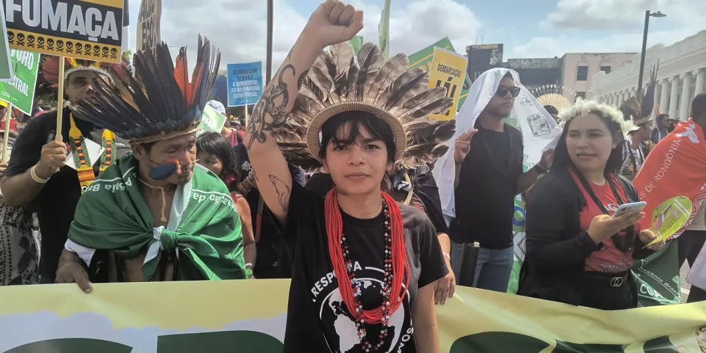Txai suruí clama por voz ativa indígena na cop30