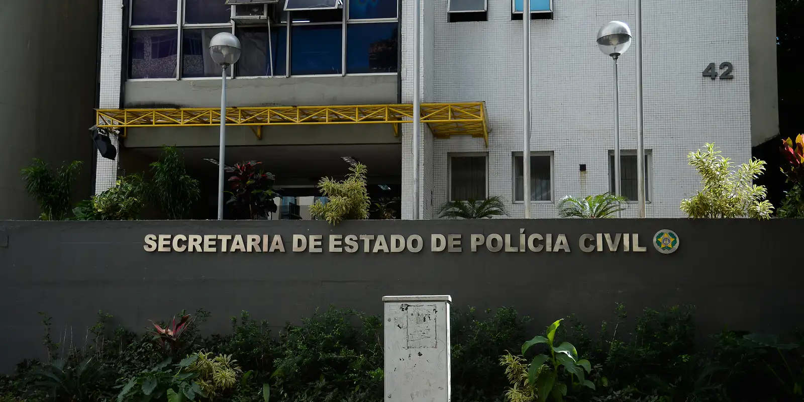 Polícia do Rio desarticula plano de atentado e apreende bombas caseiras