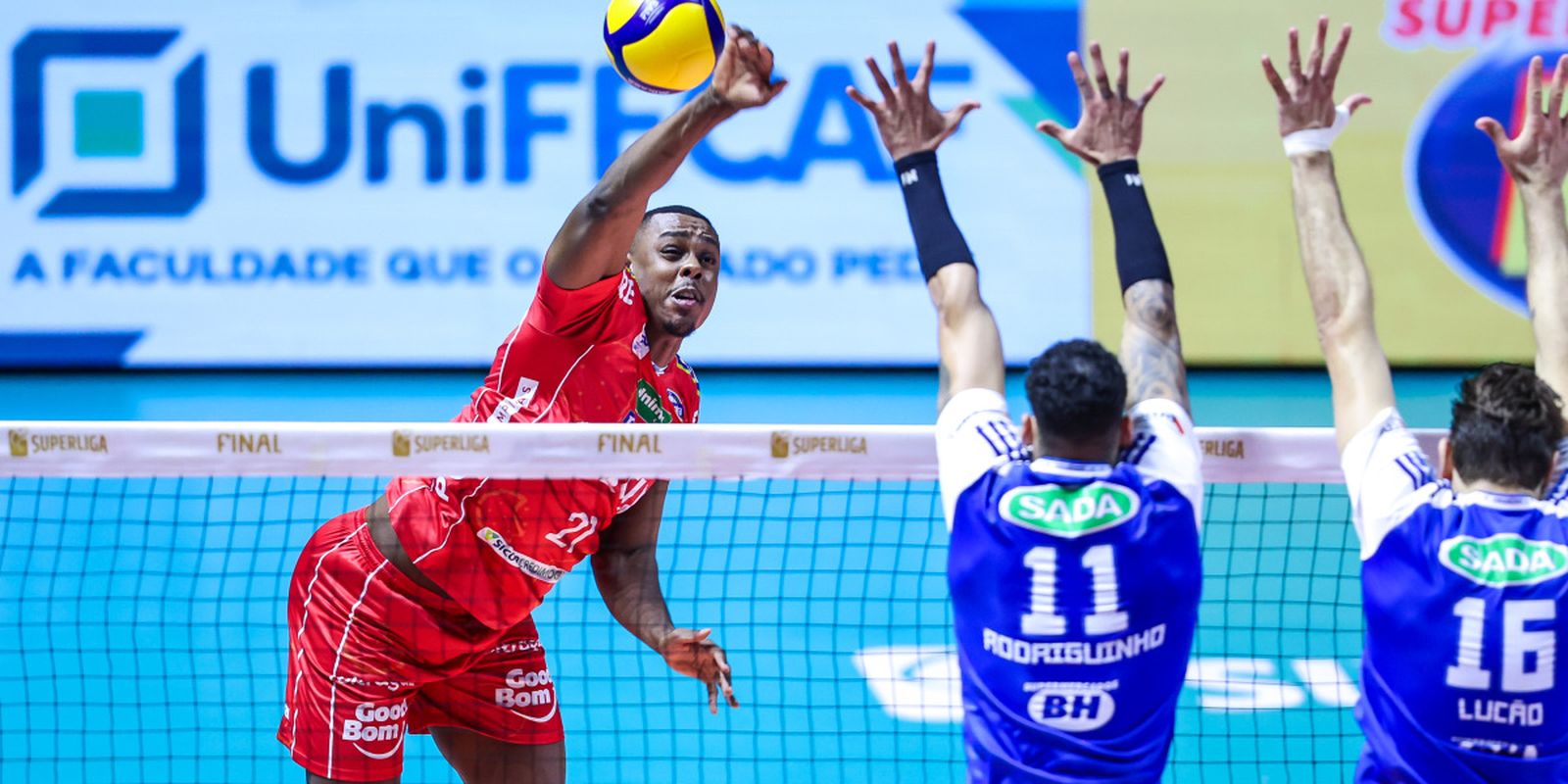 Superliga: Sada Cruzeiro bate Vôlei Renata e conquista decacampeonato