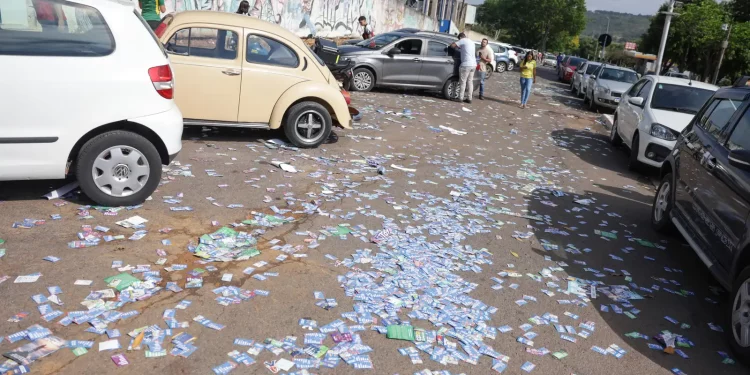 Campanha para o segundo turno das eleições recomeça com foco em mobilização de rua e internet