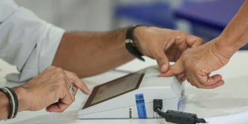 Eleições 2026 terão segundo turno entre Flávio Bolsonaro e Lula em outubro