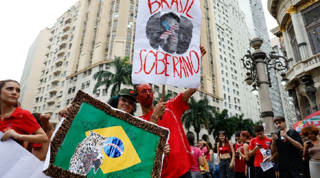 Estudantes realizam ato no Rio de Janeiro em apoio a Lula no segundo turno das eleições