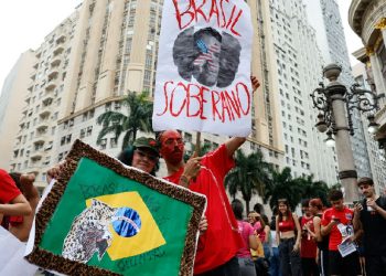Estudantes realizam ato no Rio de Janeiro em apoio a Lula no segundo turno das eleições