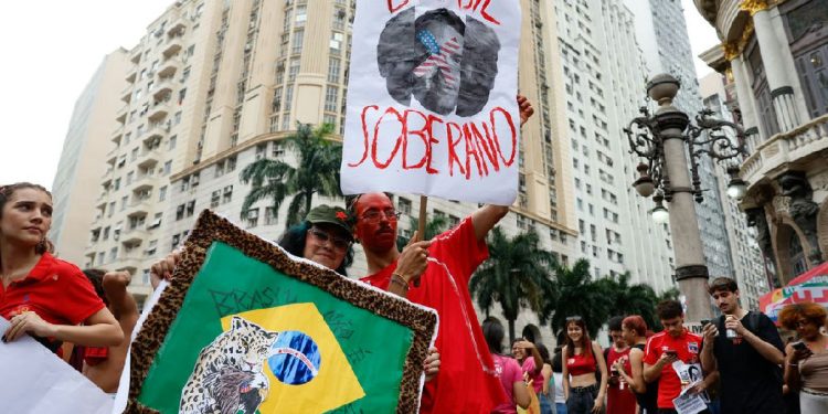 Estudantes realizam ato no Rio de Janeiro em apoio a Lula no segundo turno das eleições
