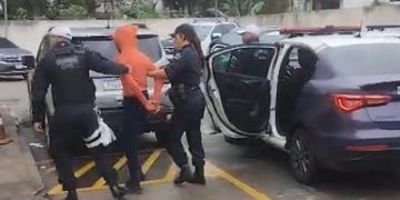 Flagrante de furto em farmácia de Petrópolis termina com mulher presa pela Guarda Civil Municipal