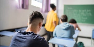 Mais de 58 mil alunos vulneráveis têm apoio da Rede Nacional de Cursinhos Populares no Enem 2026