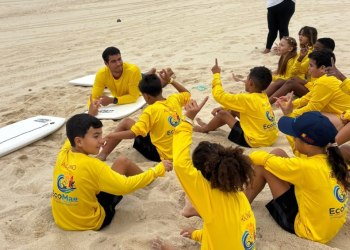 Maricá abre 180 vagas para curso gratuito de segurança no mar e surfe