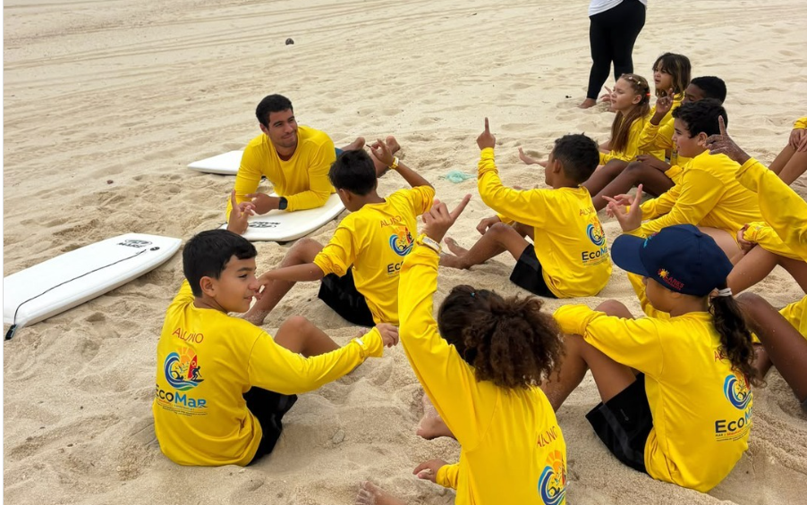Maricá abre 180 vagas para curso gratuito de segurança no mar e surfe