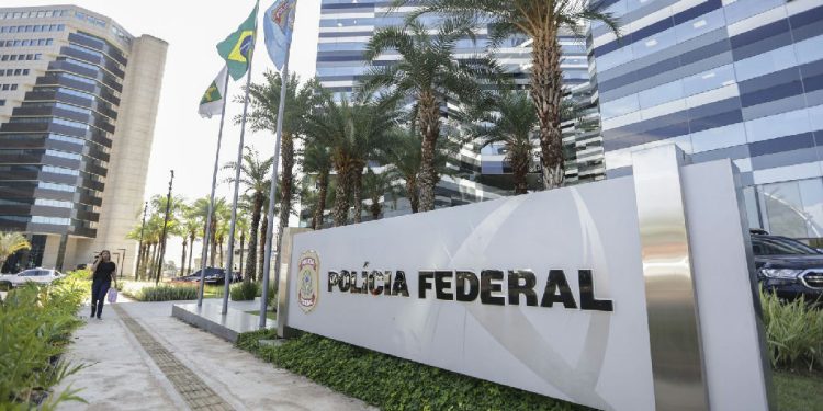 Polícia Federal detém 28 pessoas por crimes eleitorais em operação nacional
