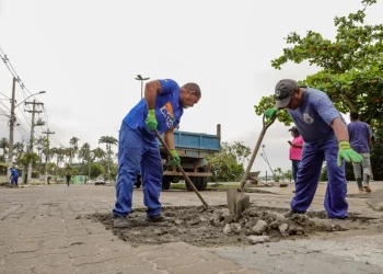 Prefeitura de Cabo Frio realiza obras de drenagem e pavimentação em diversos bairros