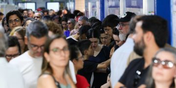 Renovação da Câmara dos Deputados chega a 35% com recorde de mulheres e votação histórica