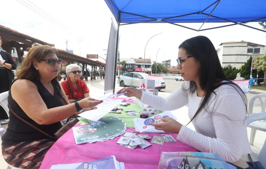 Rio das Ostras promove mutirão de saúde no Centro para marcar Outubro Rosa e Verde