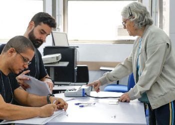 São Paulo registra substituição de 251 urnas eletrônicas durante o primeiro turno das eleições