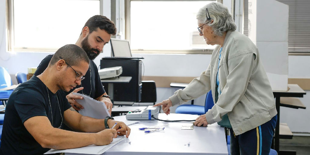 São Paulo registra substituição de 251 urnas eletrônicas durante o primeiro turno das eleições